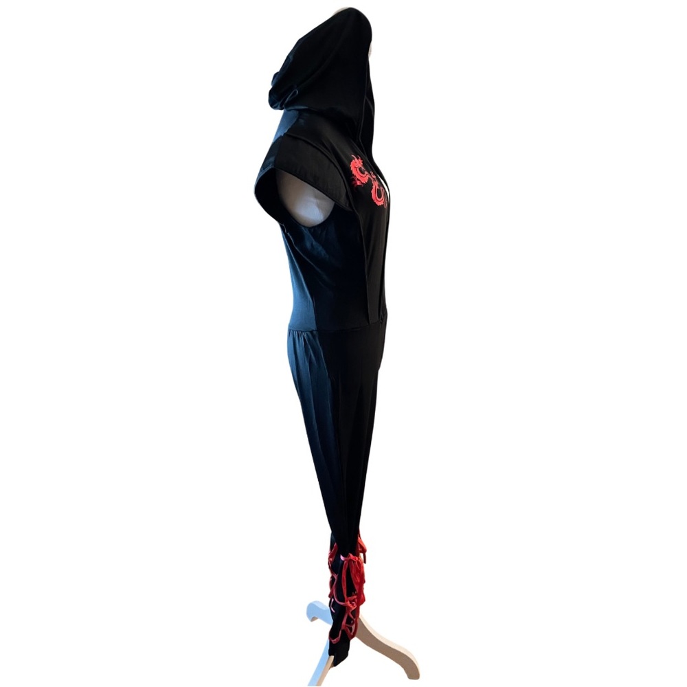 AMSCAN Ninja Dragon Jumpsuit Costume Black & Red Hooded Women’s Medium 6-8 NWOT - Picture 4 of 8